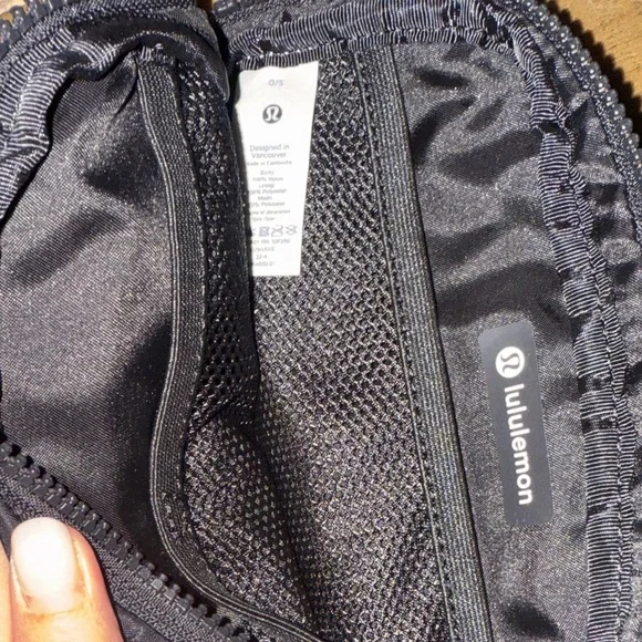 lululemon athletica Black Belt Bag - Picture 3 of 3